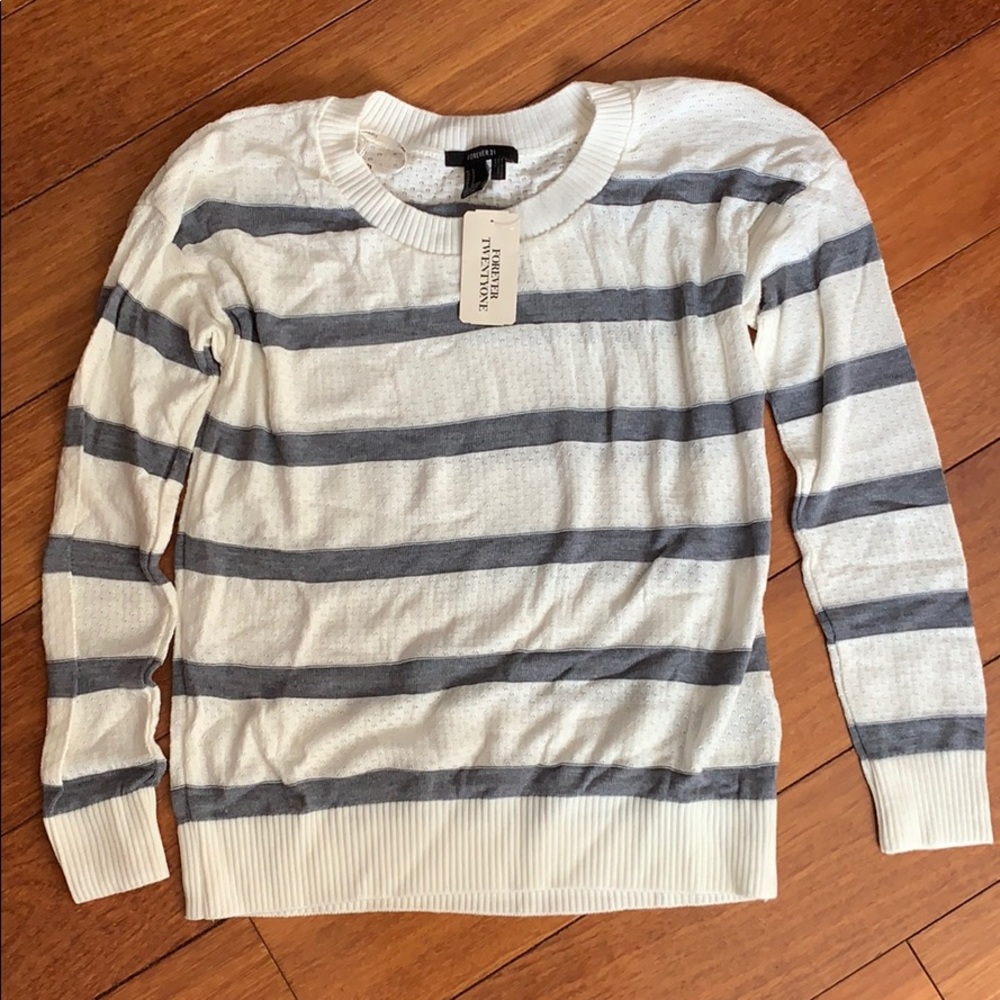 NEW! Lightweight Sweater Forever 21